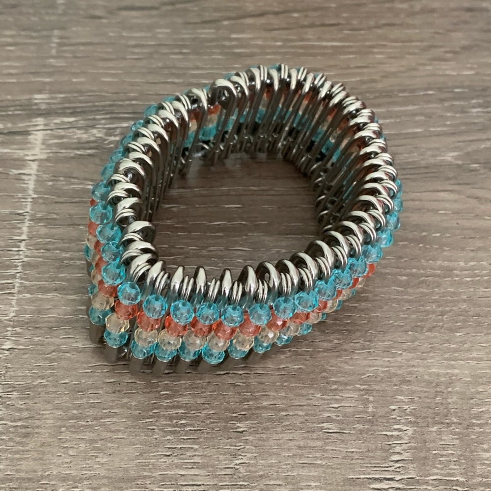 Stretchy beaded bracelet, hand-made with love :)